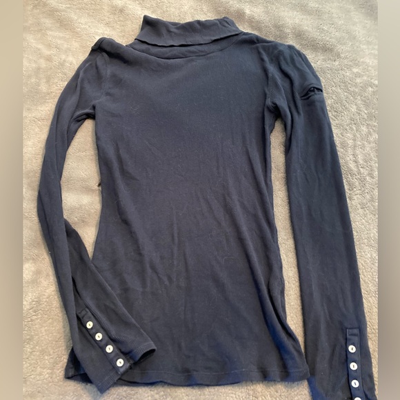 LUCKY BRAND Ribbed Long Sleeve Turtle Neck Navy Top - Picture 1 of 2
